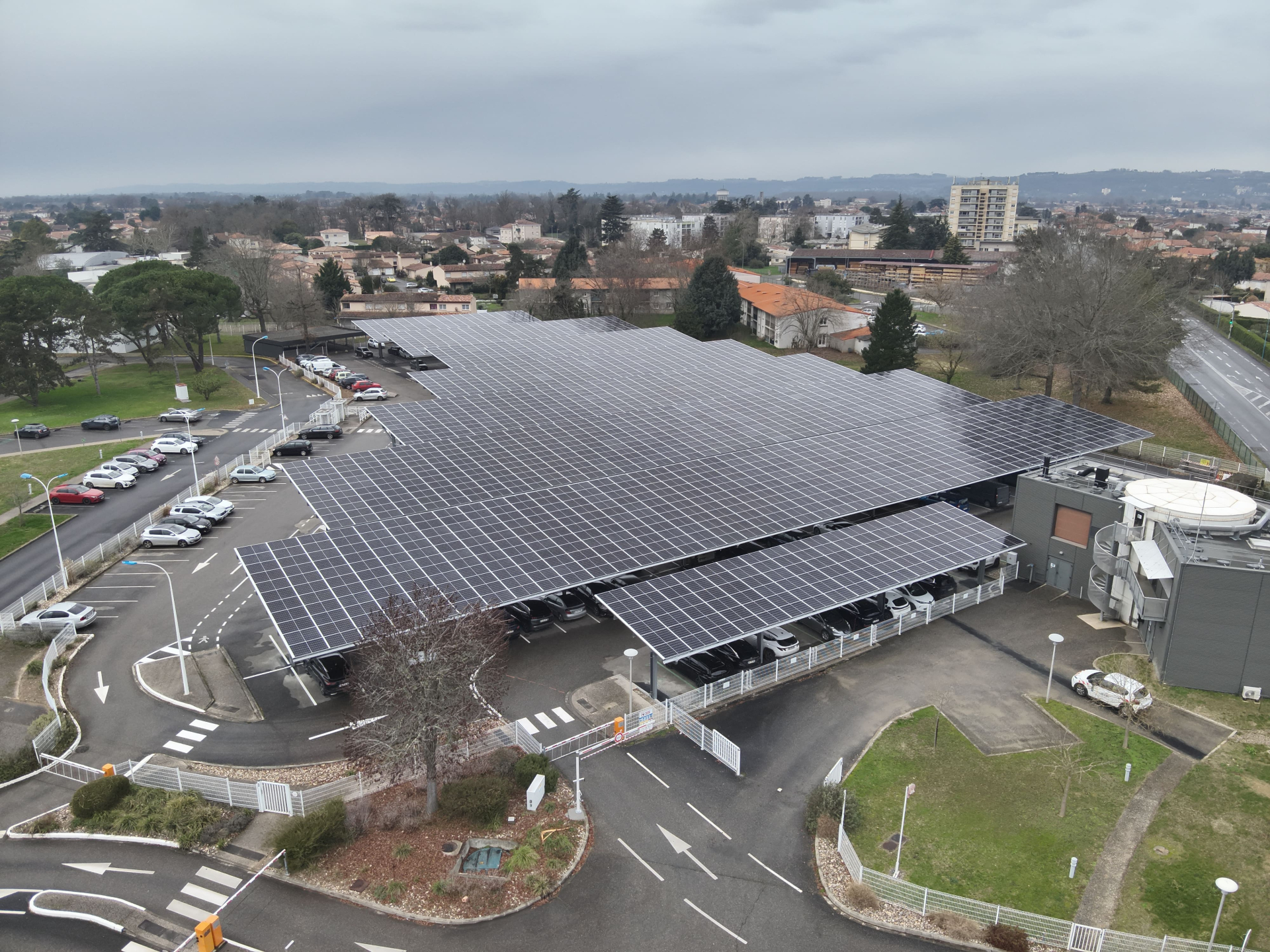 Ombrière parking UPSA (1)